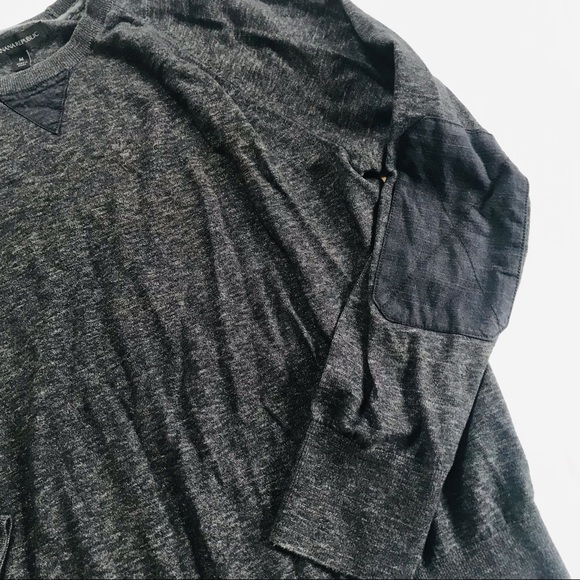 Banana Republic Crewneck Sweater - Picture 2 of 4